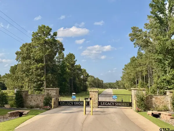 3234 Shadow Pine Drive, LaRue, TX 75770