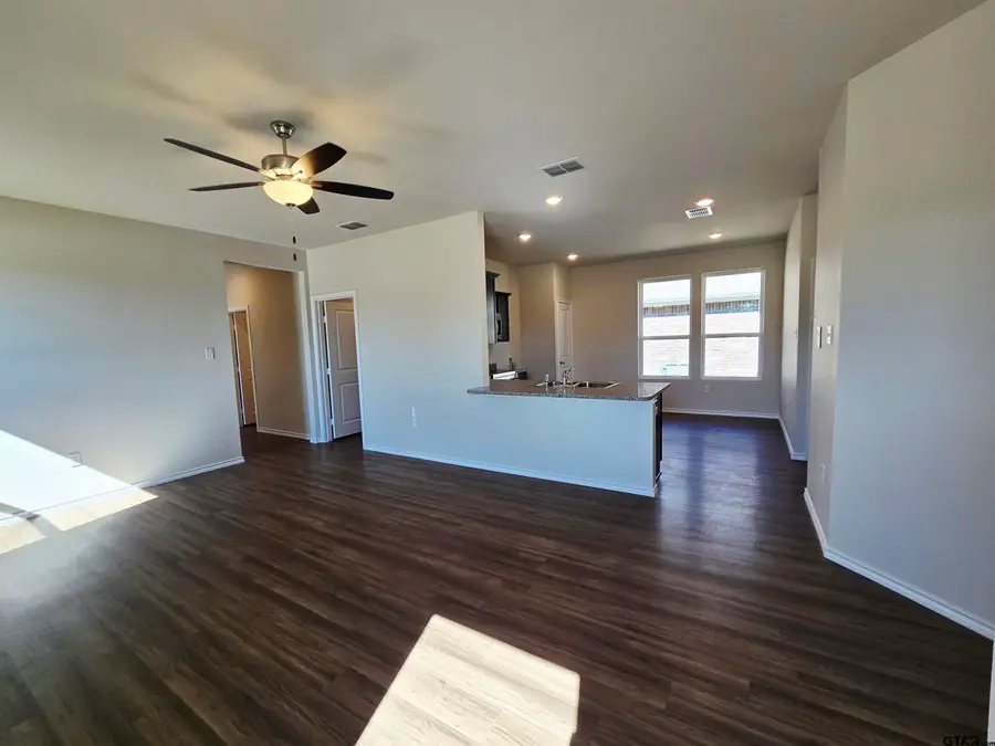 611 Park Central, Chandler, TX 75758 - #2