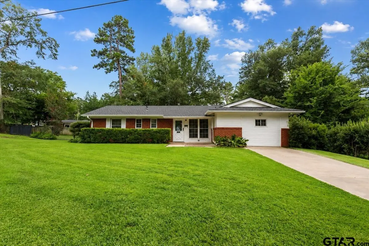 2415 Mimosa Dr., Tyler, TX 75701 - #1