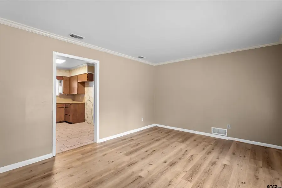 2415 Mimosa Dr., Tyler, TX 75701 - #3