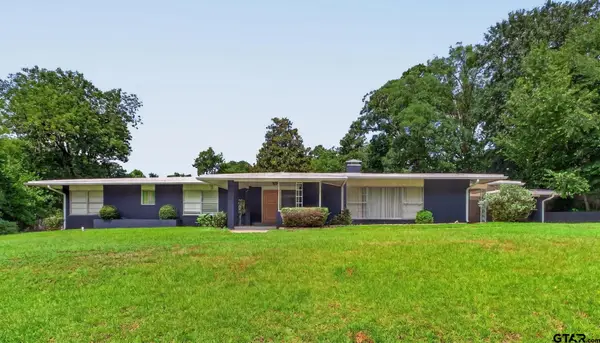 8 Rambling Road, Longview,  75604