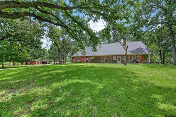 5611 Fm 2494, Athens,  75751