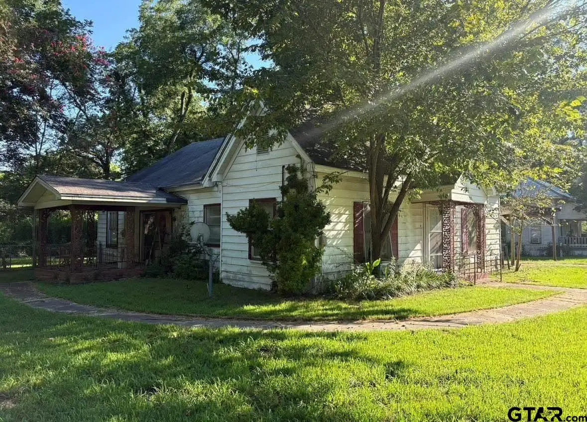 201 W Daingerfield St., Omaha, TX 75571 - #1