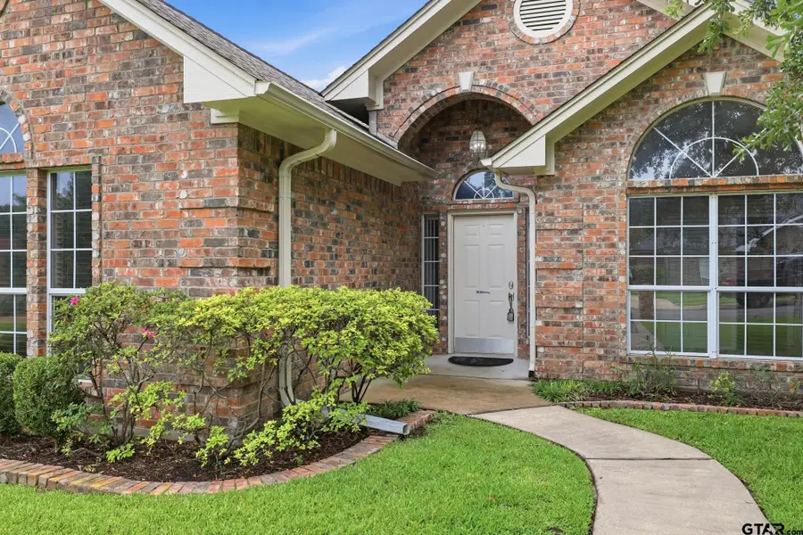 345 Bunker Dr, Tyler, TX 75703 - #2
