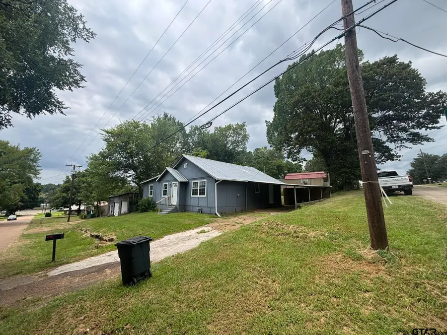 307 Russell, Hughes Springs, TX 75656 - #2