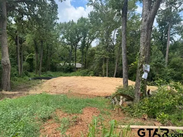 1685 Edgewood D Edgewood Dr, Tyler,  75701