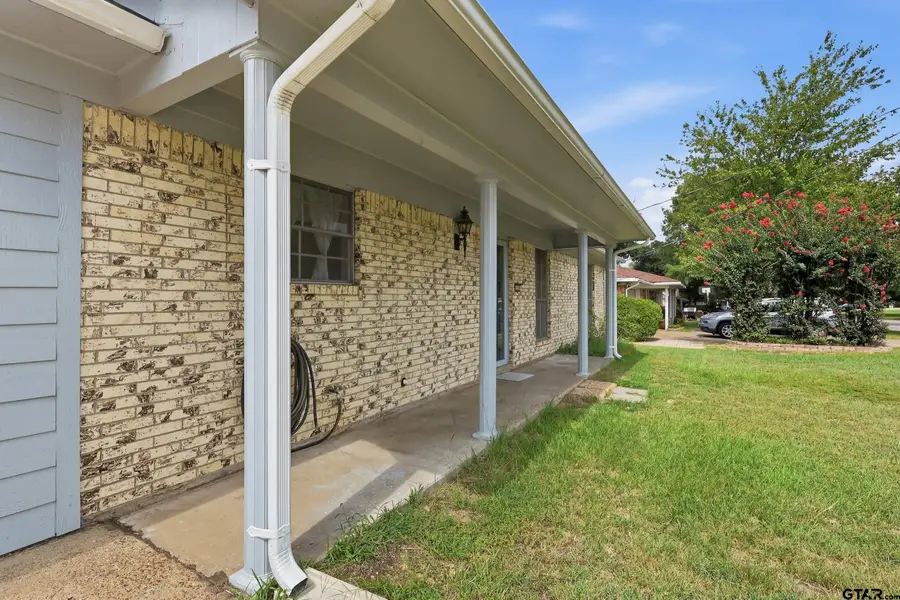 108 Brenda Dr., Mount Pleasant, TX 75455 - #3