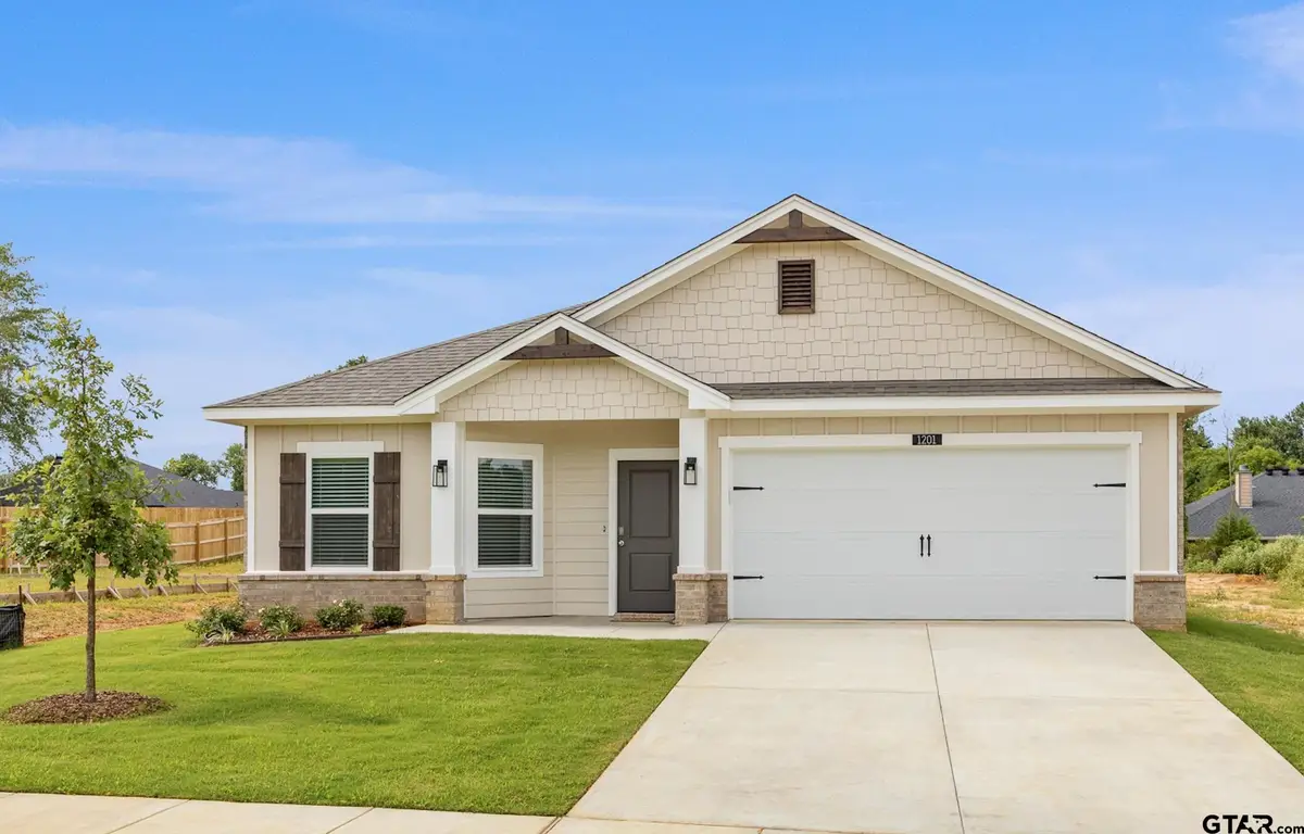 1201 Park Meadows Dr., Whitehouse, TX 75791 - #1