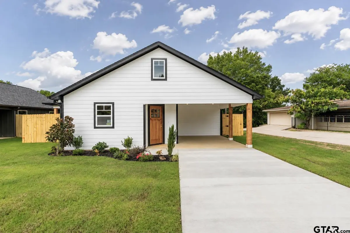 421 S Bonner St, Jacksonville, TX 75766 - #1