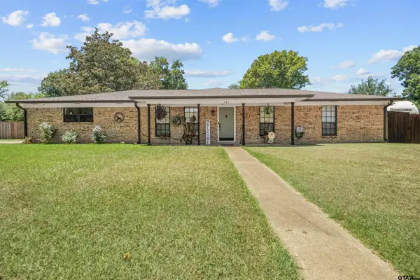 101 Juniper Dr, Palestine,  75803
