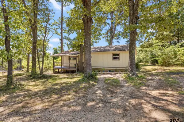 5184 Cherokee, Chandler,  75758
