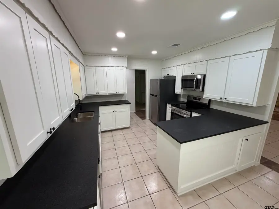 908 E 4th, Mount Pleasant, TX 75455 - #3