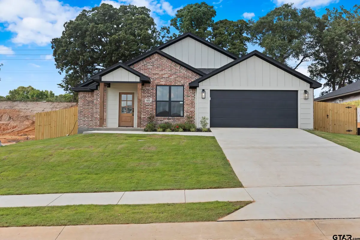 16510 Crossing Circle, Lindale, TX 75771 - #1