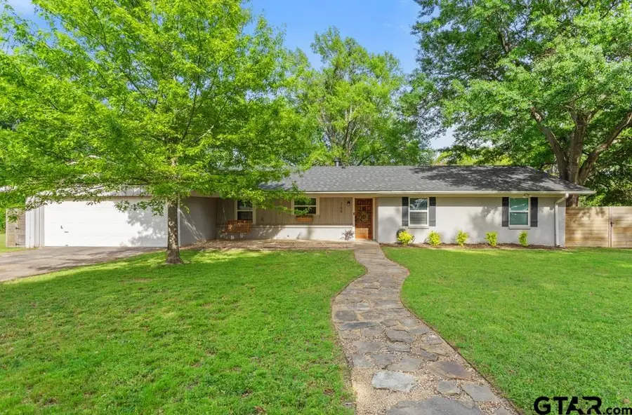 709 N Georgia St, Lindale, TX 75771 - #2