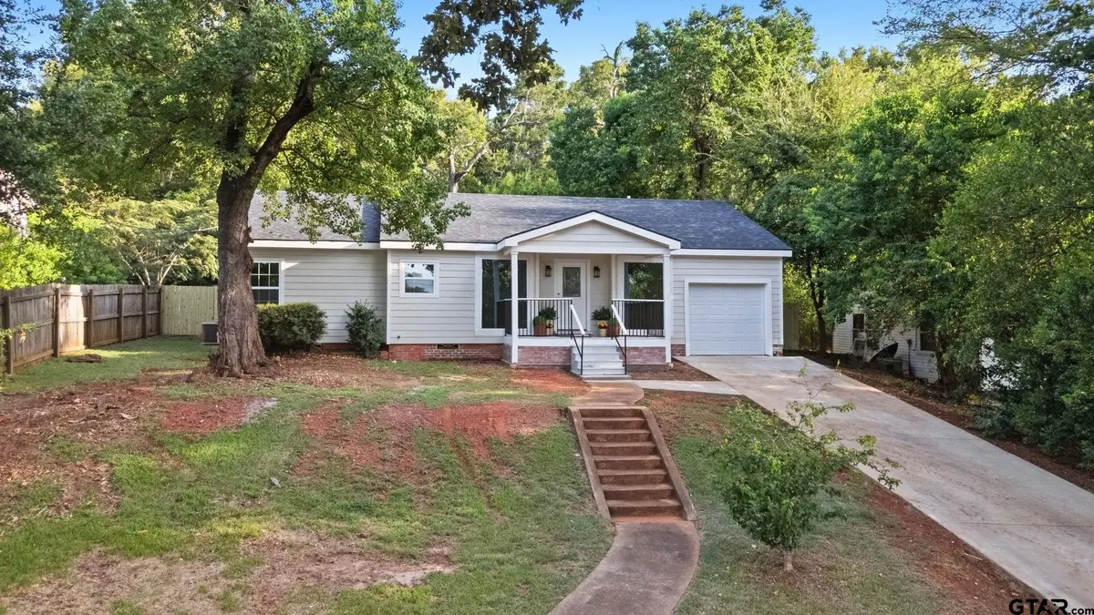 1016 Woodland Dr, Palestine, TX 75801 - #1