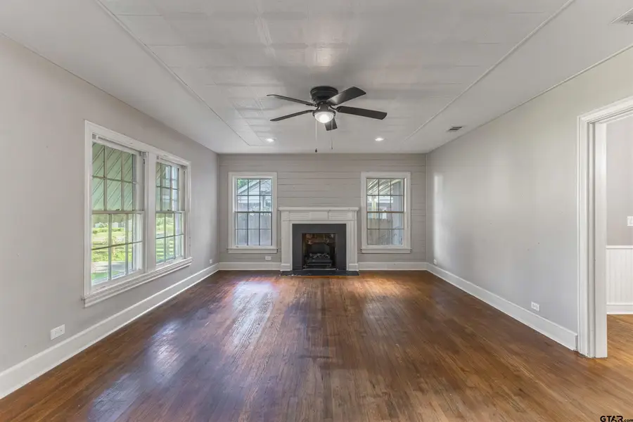 1402 S Donnybrook Ave, Tyler, TX 75701 - #2