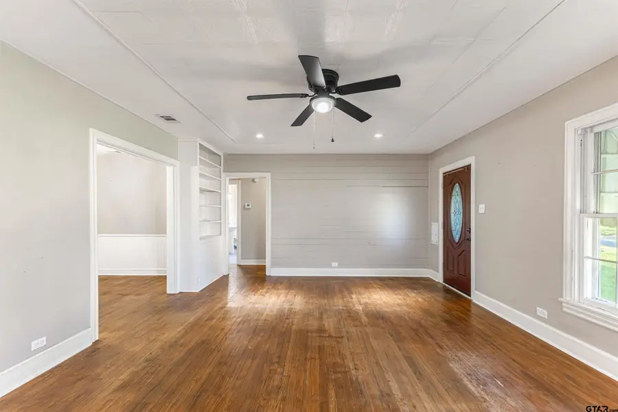 1402 S Donnybrook Ave, Tyler, TX 75701 - #3