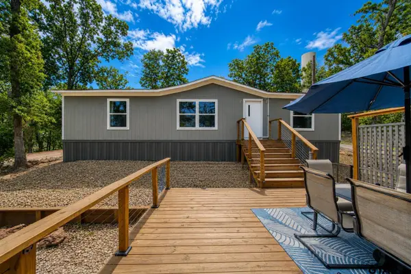 405 Co Rd 2601, Pittsburg,  75686