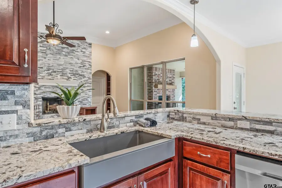 14109 Lone Pine St, Brownsboro, TX 75756 - #2