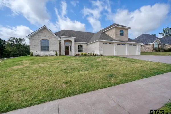 1616 Courtland Ln, Lindale, TX 75771
