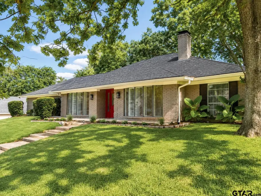 1802 Everglades Dr., Tyler, TX 75703 - #3