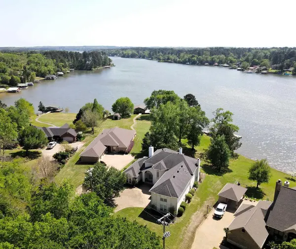 1713 Lakeshore Dr., Jacksonville, TX 75766