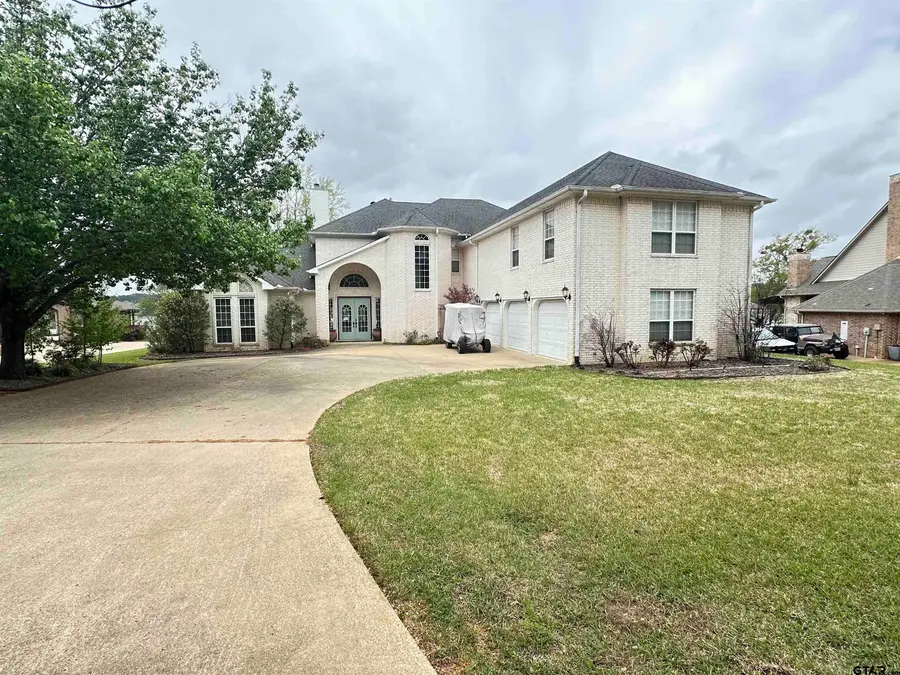 1713 Lakeshore Dr., Jacksonville, TX 75766 - #3