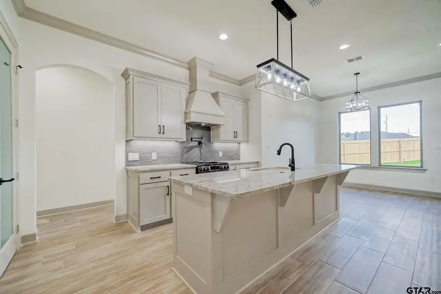 3906 French Dr, Longview, TX 75604 - #3