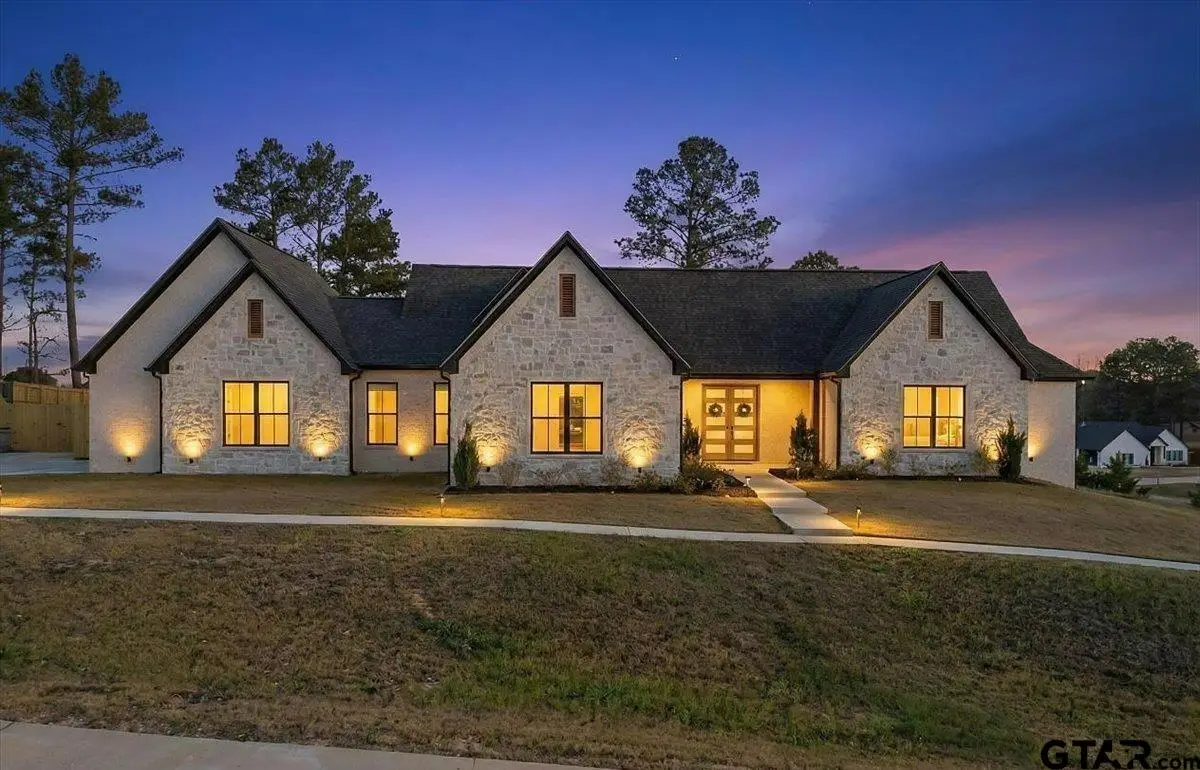12181 Oak Grove Dr., Tyler, TX 75706 - #1