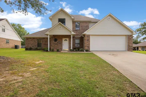 703 Daniel St, Gladewater, TX 75647