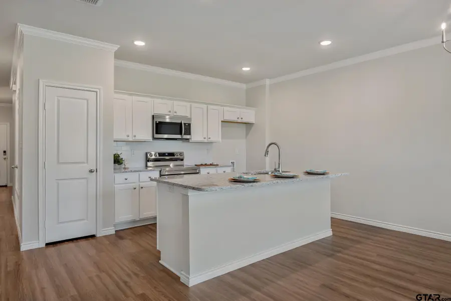 1118 Park Meadows Dr., Whitehouse, TX 75791 - #2