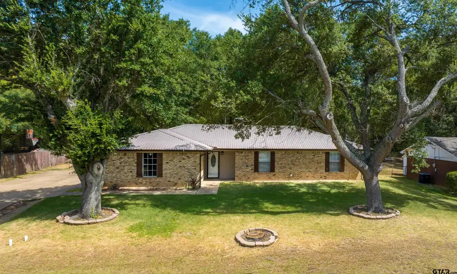 202 Fenton Rd., Longview, TX 75604 - #2
