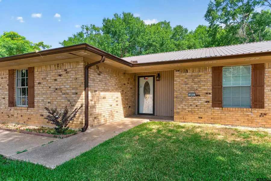 202 Fenton Rd., Longview, TX 75604 - #3
