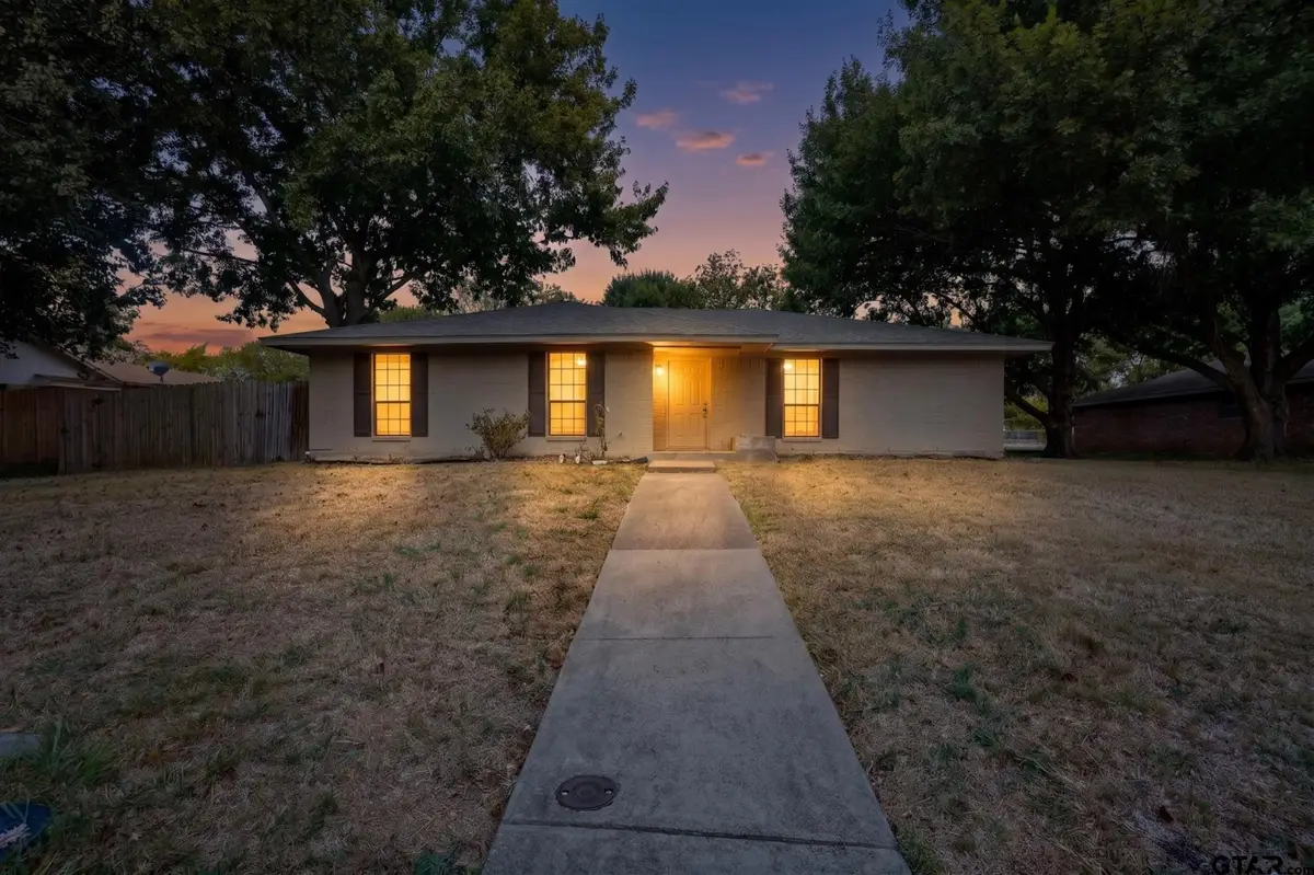 723 Terrace Dr., Desoto, TX 75115 - #1