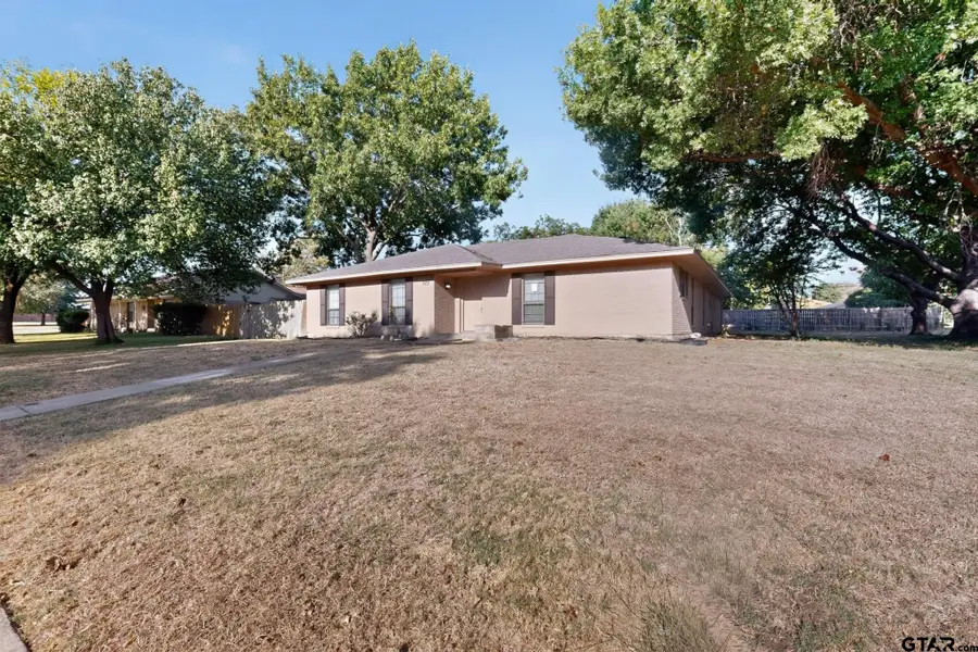 723 Terrace Dr., Desoto, TX 75115 - #3