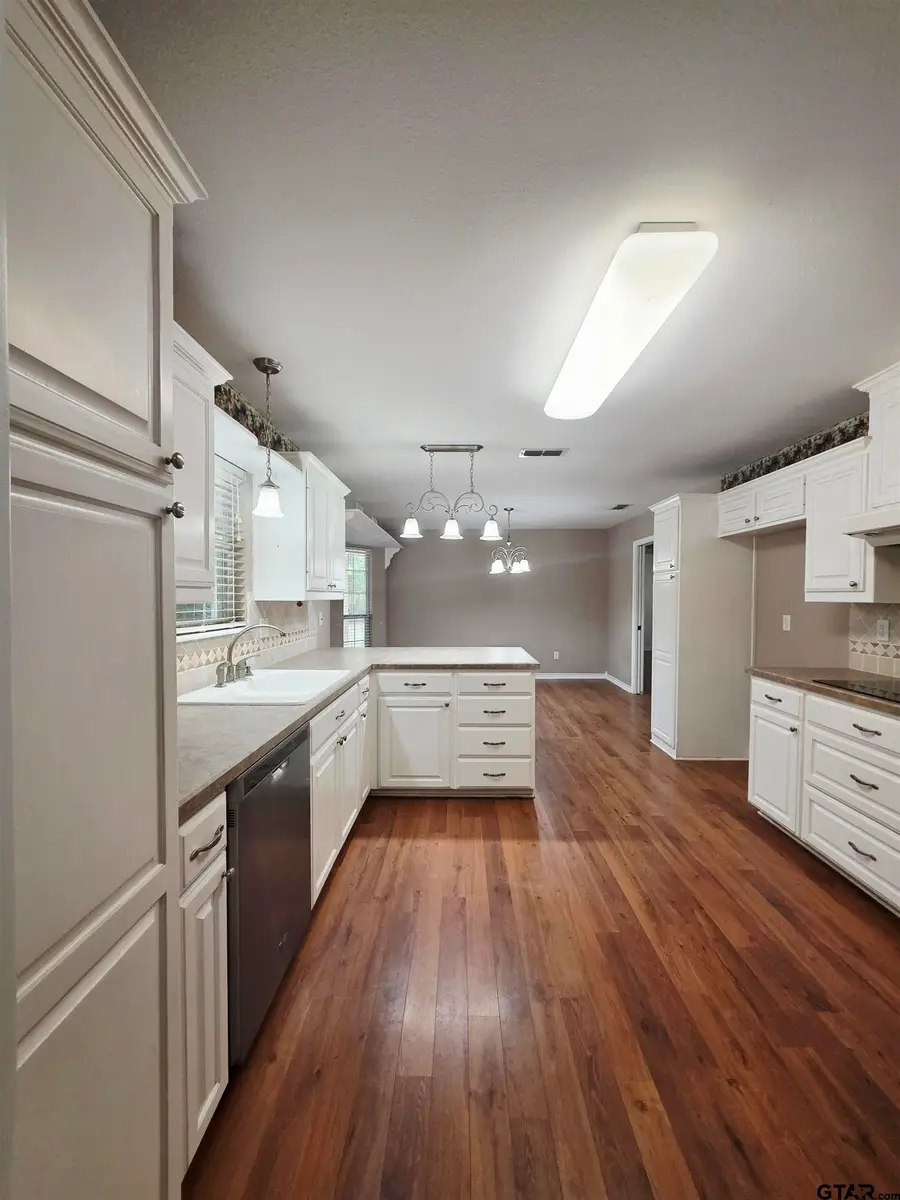 1304 N Whatley, White Oak, TX 75693 - #2