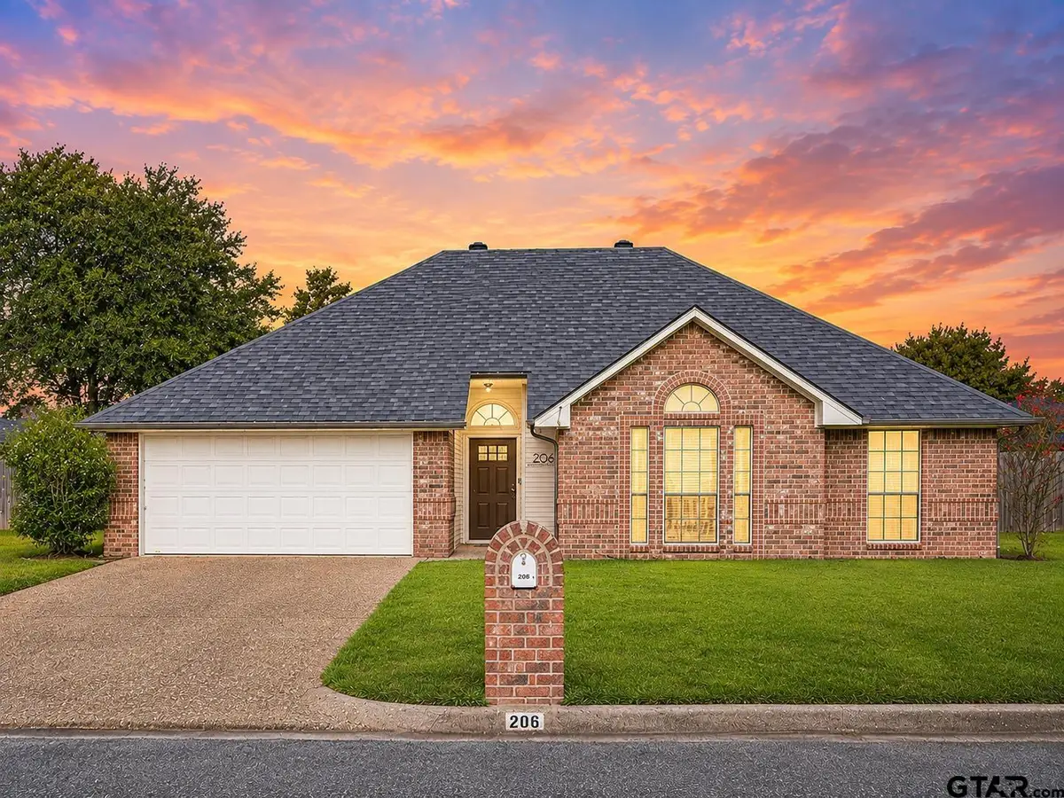 206 Eastgate Dr, Whitehouse, TX 75791 - #1