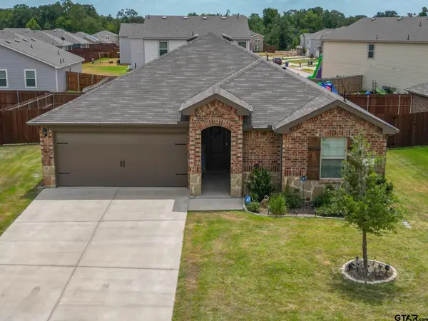604 N Riveroaks Ln, Chandler, TX 75758
