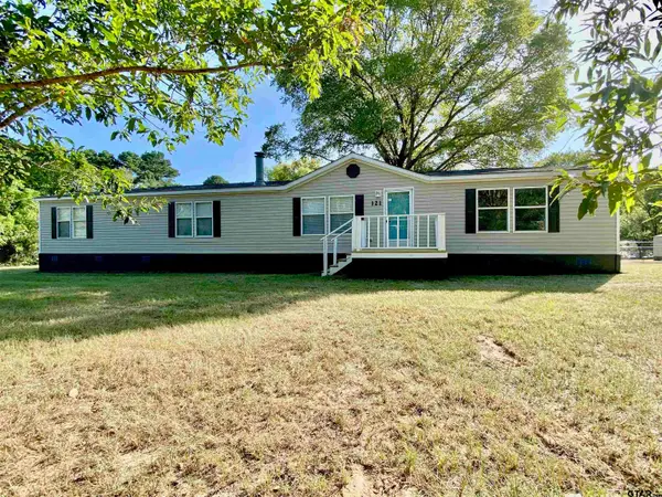 121 Allen St, Arp, TX 75750