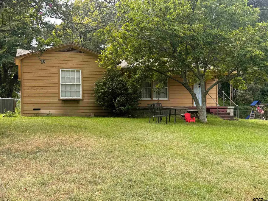405 Margaret Dr., Mount Pleasant, TX 75455 - #3
