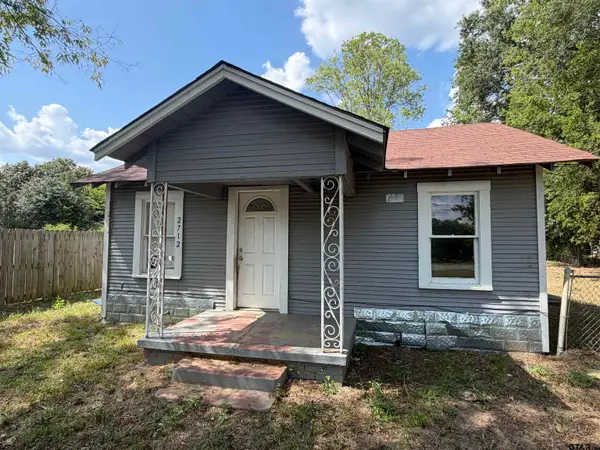 2712 W Upshur, Gladewater, TX 75647