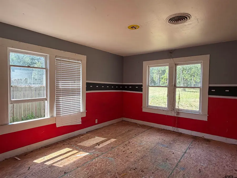 2712 W Upshur, Gladewater, TX 75647 - #2