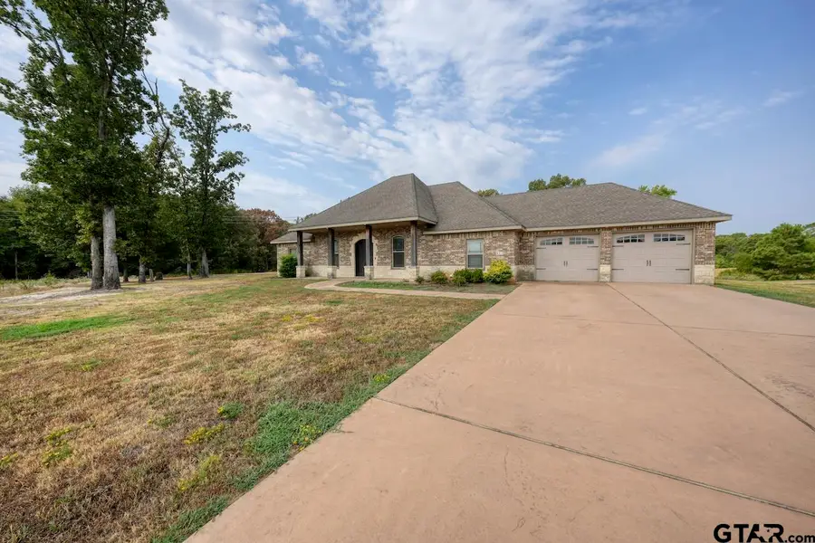 601 Corrigan Trails Blvd, Lindale, TX 75771 - #2