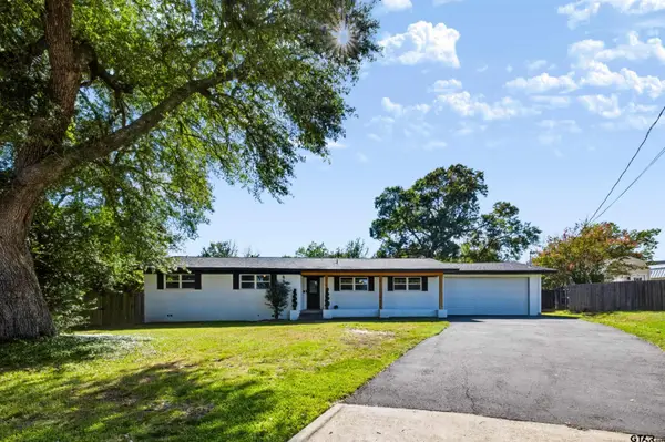 3211 Fernwood Dr, Tyler, TX 75701