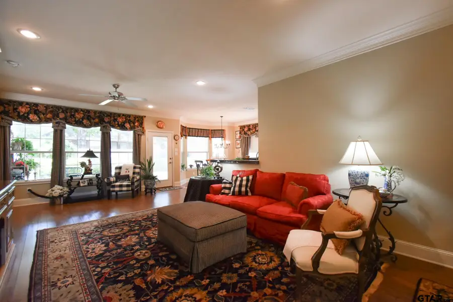 1923 Hollyglen, Tyler, TX 75703 - #3