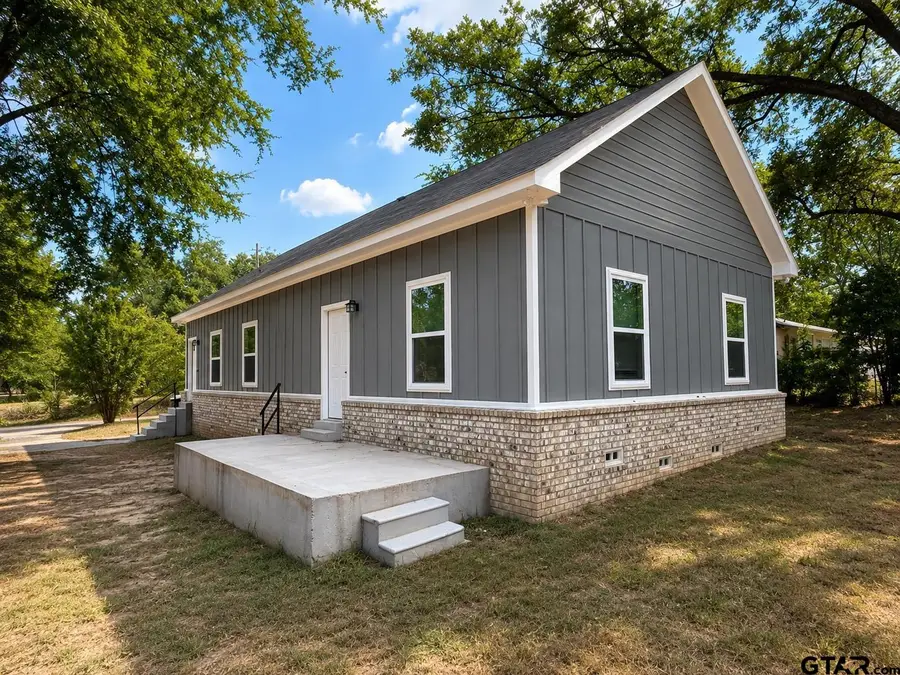 102 E Hillsboro, Tyler, TX 75702 - #3