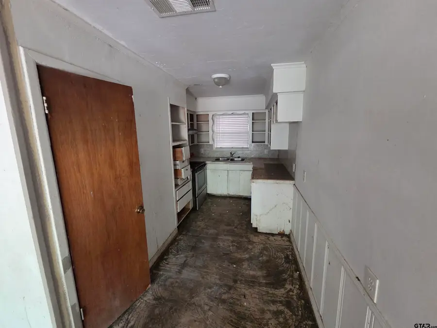 2848 Amy Ln, Tyler, TX 75701 - #3