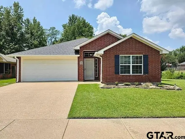 302 Willowbrook Lane, Whitehouse, TX 75791