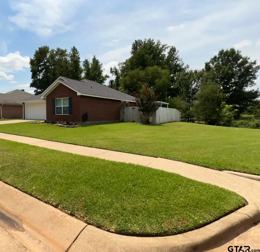 302 Willowbrook Lane, Whitehouse, TX 75791 - #2