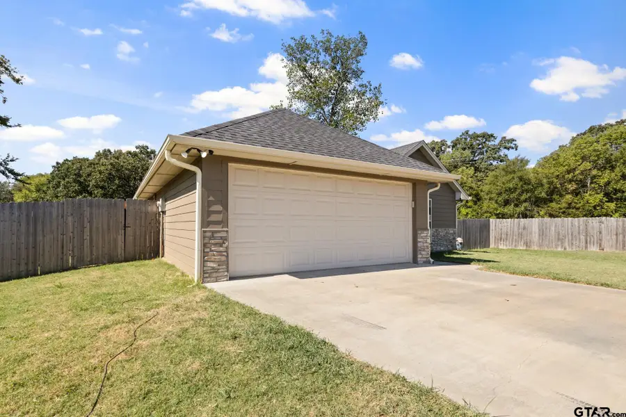 114 Oliver Wendell Ct, Mount Vernon, TX 75457 - #3